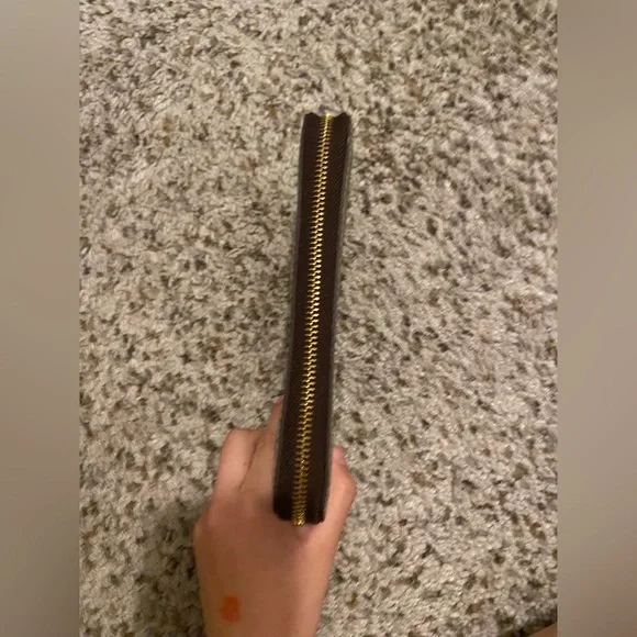 Gucci wallet !! - Picture 4 of 8